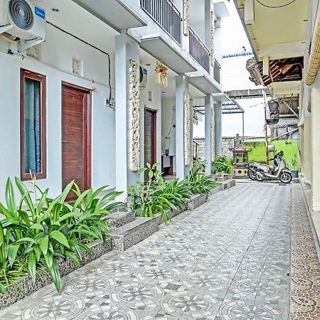 Oyo 91080 Kubu D&D Guesthouse Seminyak Buitenkant foto