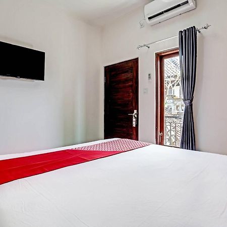 Oyo 91080 Kubu D&D Guesthouse Seminyak Buitenkant foto