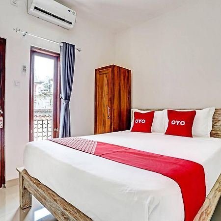 Oyo 91080 Kubu D&D Guesthouse Seminyak Buitenkant foto