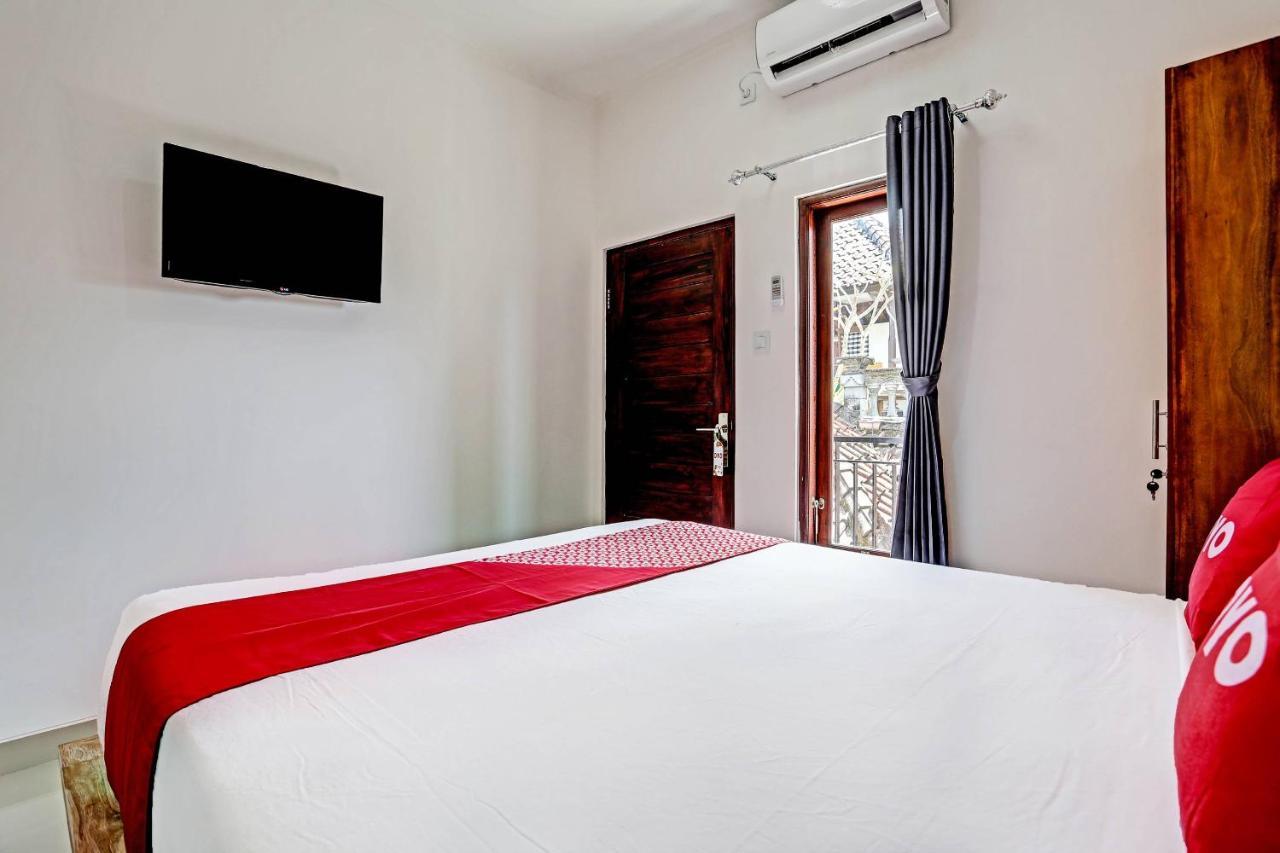 Oyo 91080 Kubu D&D Guesthouse Seminyak Buitenkant foto