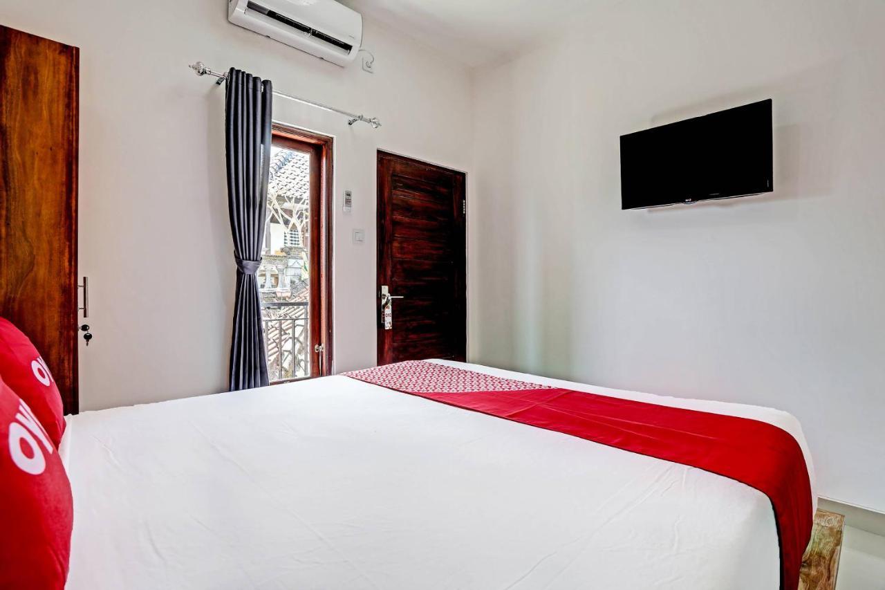 Oyo 91080 Kubu D&D Guesthouse Seminyak Buitenkant foto