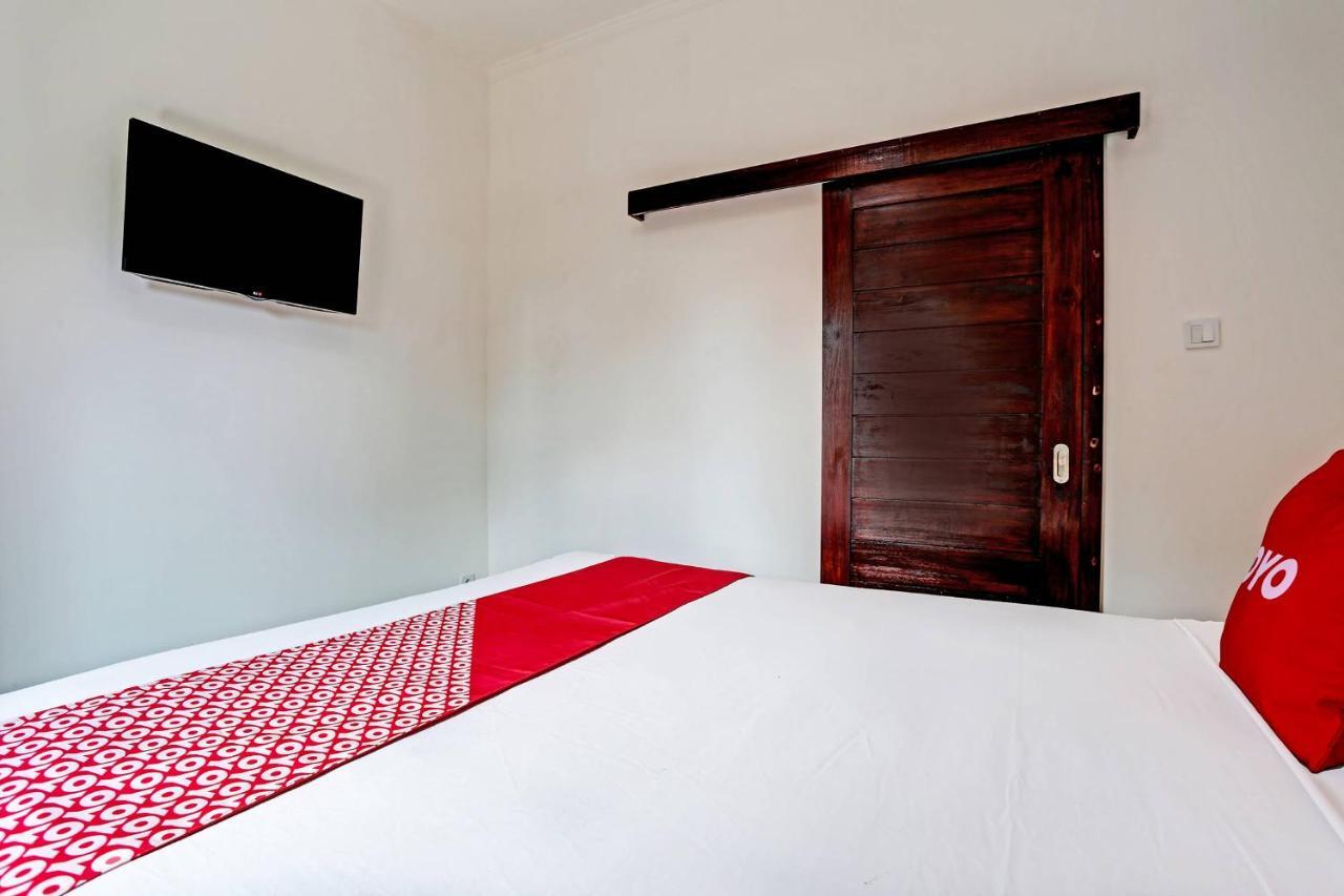 Oyo 91080 Kubu D&D Guesthouse Seminyak Buitenkant foto
