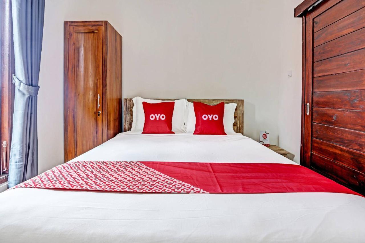 Oyo 91080 Kubu D&D Guesthouse Seminyak Buitenkant foto